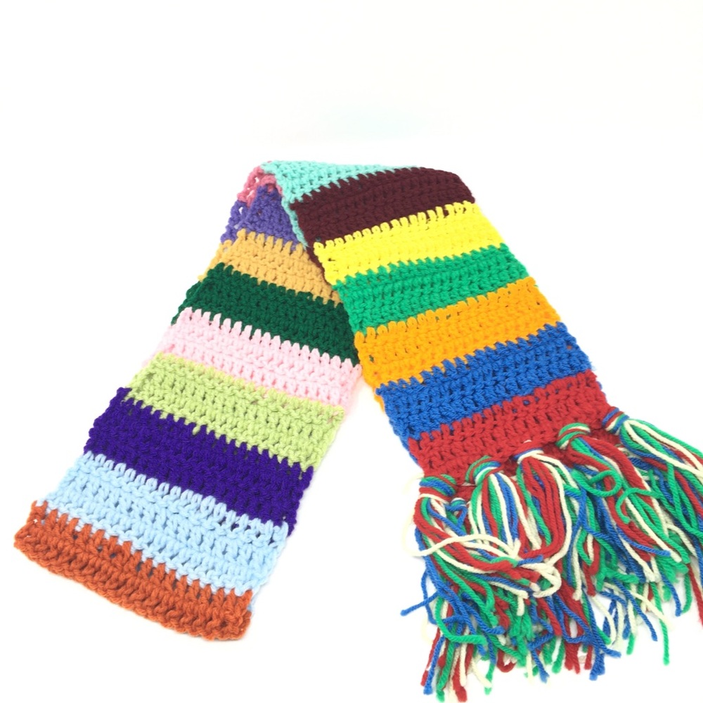 🌈 Vintage 70s Rainbow Crochet Handmade Scarf - Picture 2 of 3